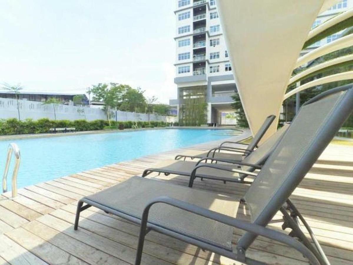 Puchong Skypod Residence, 1-5 Pax Cozy Unit, Walking Distance To Ioi Mall, 10Min Drive To Sunway Exterior photo